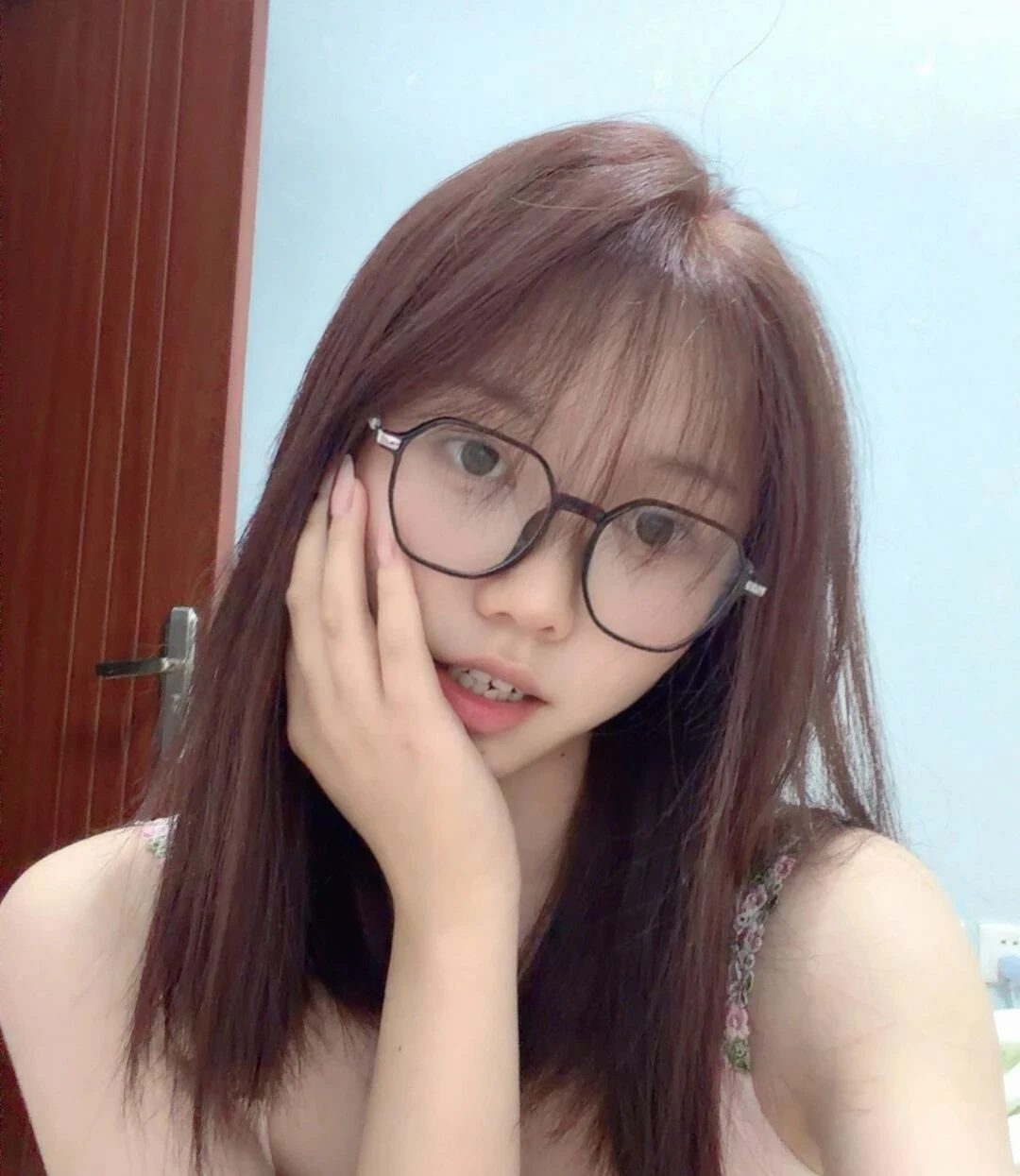 眼镜一戴，乖乖上线👓